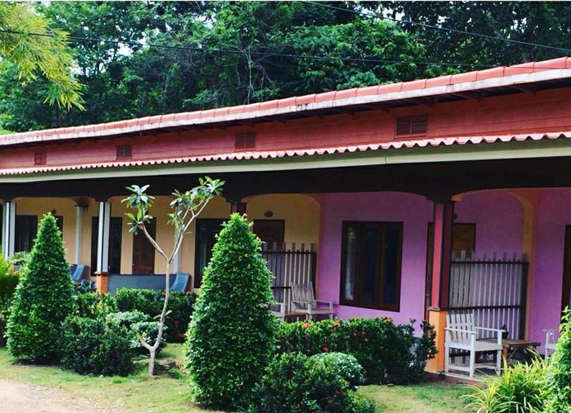 Phu Lanta Life 호텔 코란타 외부 사진